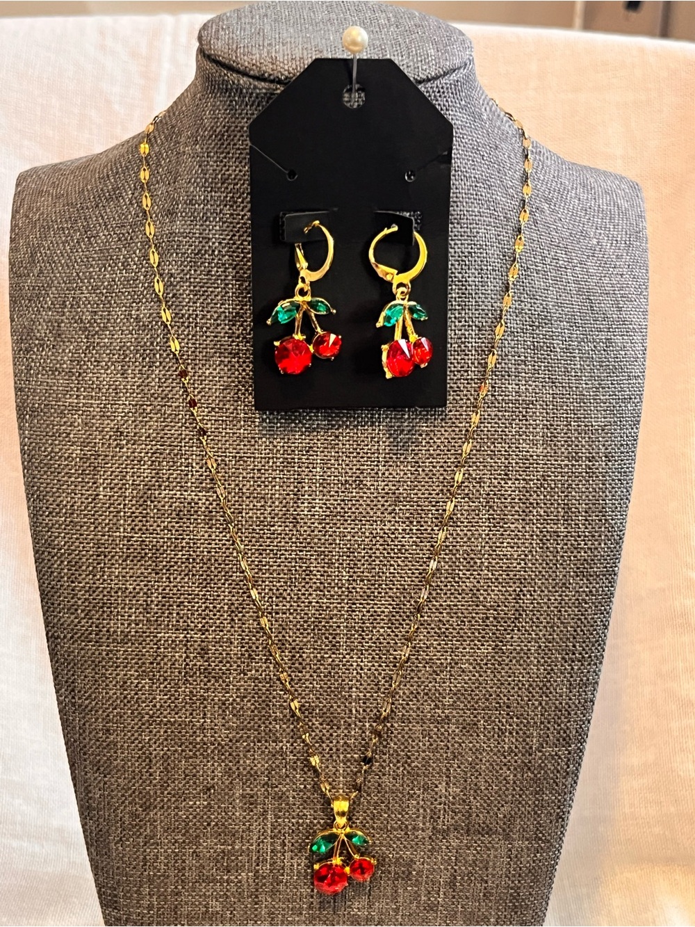 Beautiful Gold-Tone Red Cherry Pendant Necklace & Earrings Set - Red & Green
